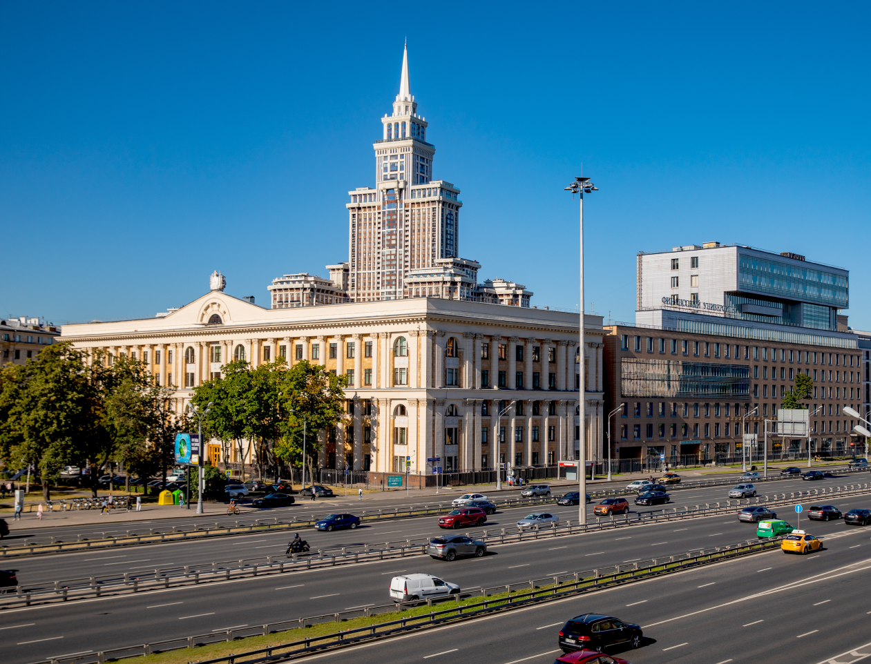 Финансовому университету — 107 лет!