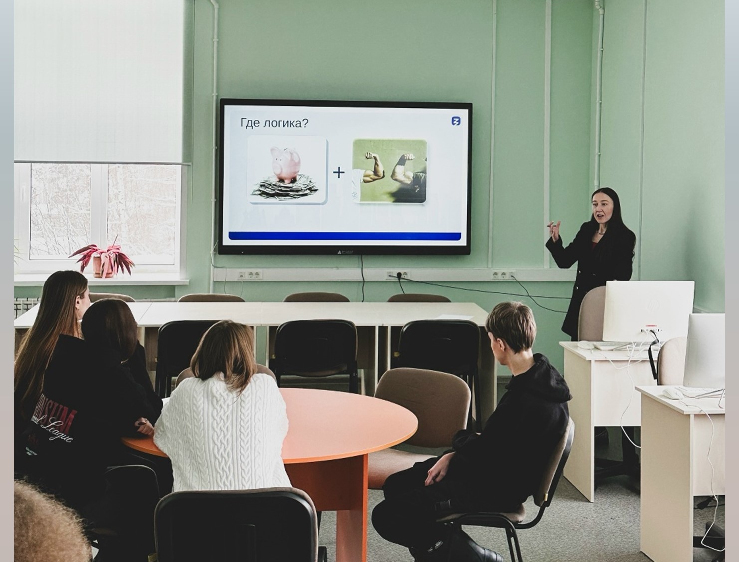 Будущие абитуриенты в гостях у Финансового университета